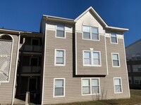 Building Photo - 1010 Brookhollow Drive Apt #9 Fayetteville...