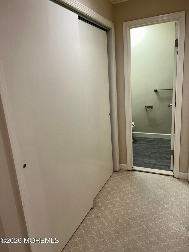 Building Photo - 316 Burntwood Trail