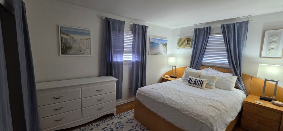 Building Photo - 512 N Somerset Ave