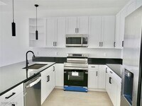 Building Photo - 918 Eisenhower Blvd