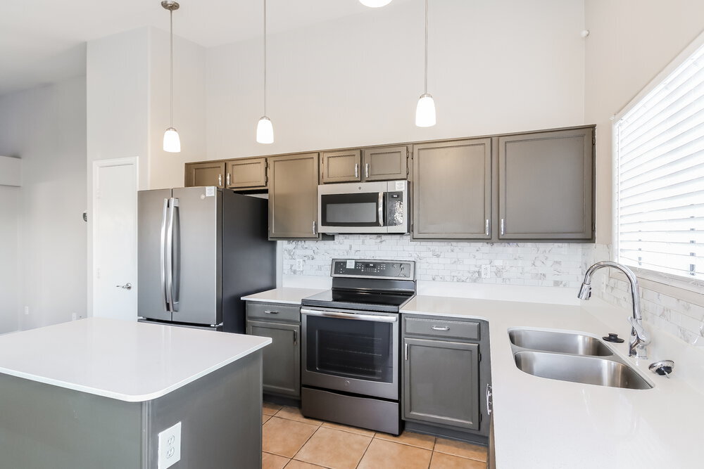 Building Photo - 21632 N 33rd Ave