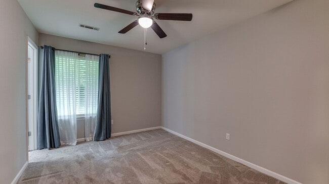 Building Photo - 3 Bedroom 1.5 Bath Home in Holly Court - Goose Creek