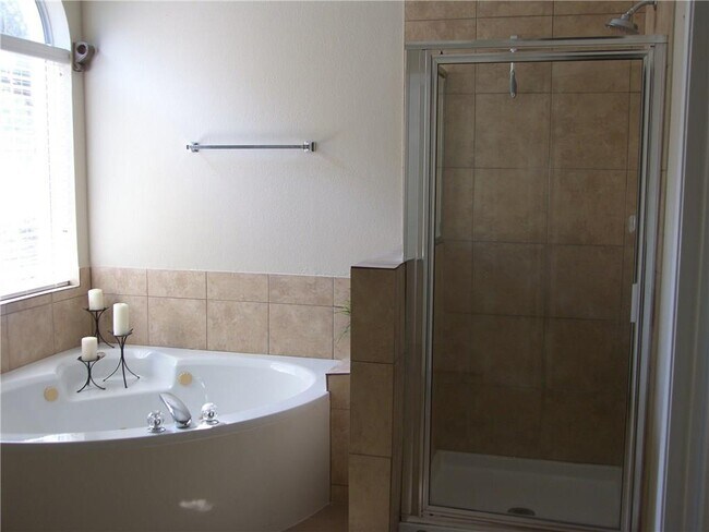 Building Photo - 2054 Kimbrook Dr