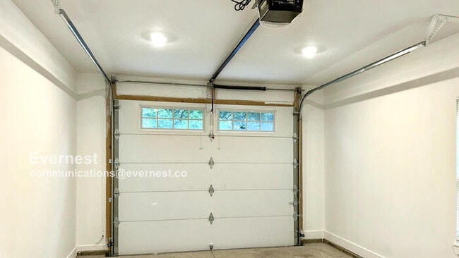 Building Photo - Charming 3-Bedroom Retreat in a Peaceful N...