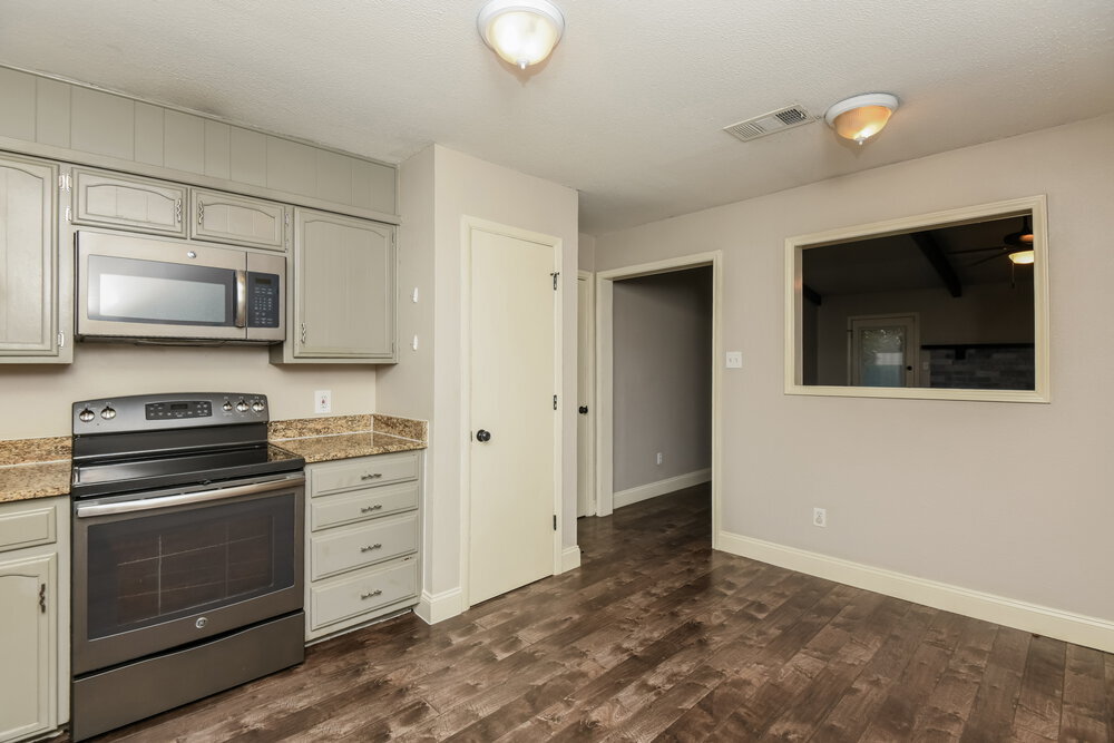 Building Photo - 808 Judith St