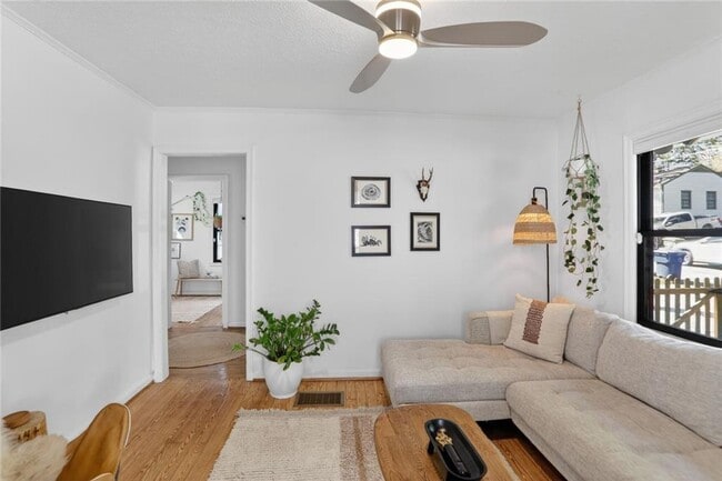 Building Photo - 1267 Lyle Pl NW