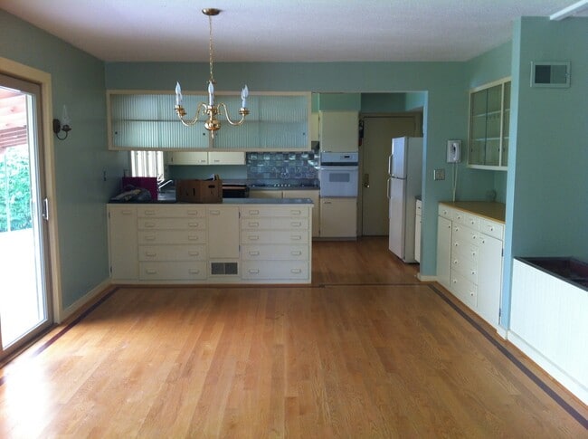 Building Photo - Beautiful Lakeside home in Windsor Vermont - Will go fast (CURRENTLY UNDER CONTRACT)