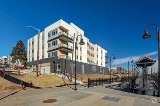Building Photo - Modern 2 bedroom 2 bathrooms available in ...