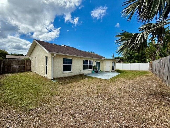 Building Photo - 6149 Staunton Dr
