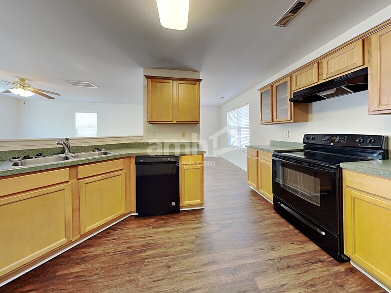 Building Photo - 3149 Talladega Ct