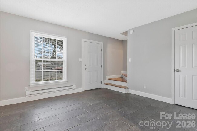 Building Photo - 321 S Gardner Ave