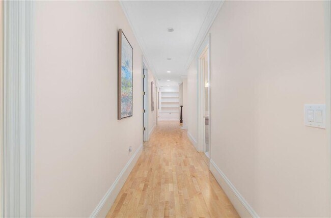 Building Photo - 524 Tillinghast Rd