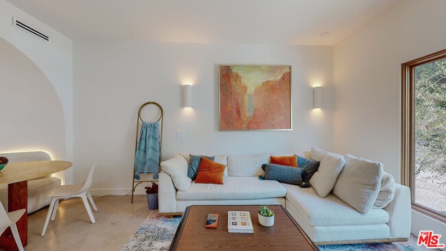 Building Photo - 4865 Wicopee Ave