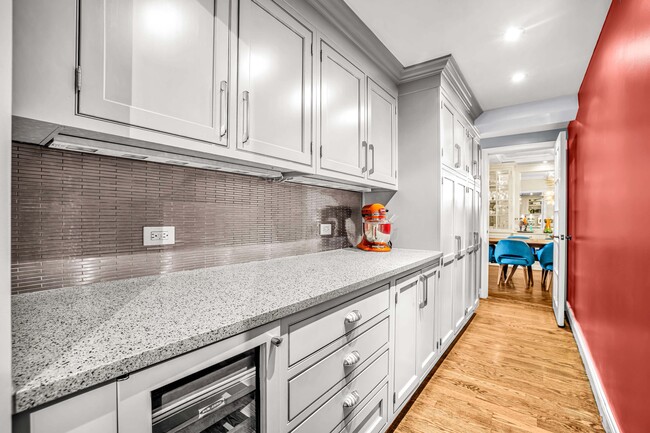 Building Photo - 400 West End Ave