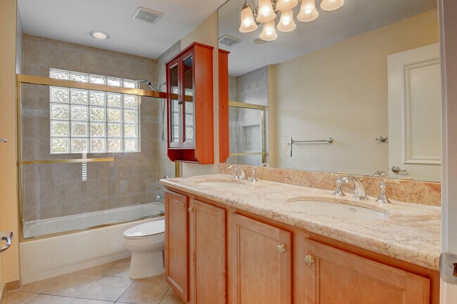 Building Photo - 8957 Sandy Crest Ln