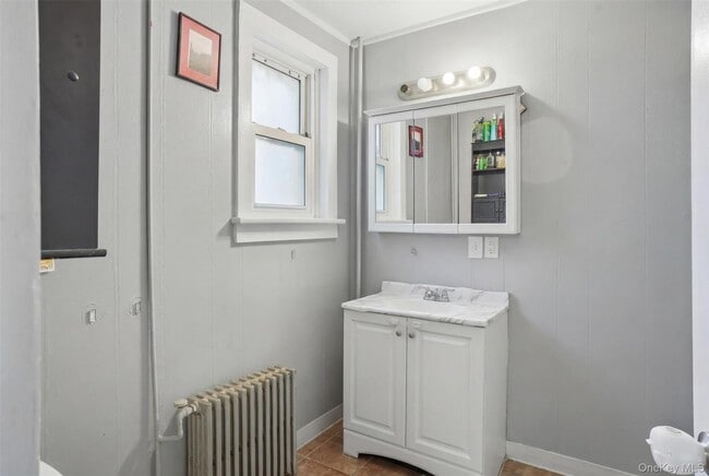 Building Photo - 14 Church St