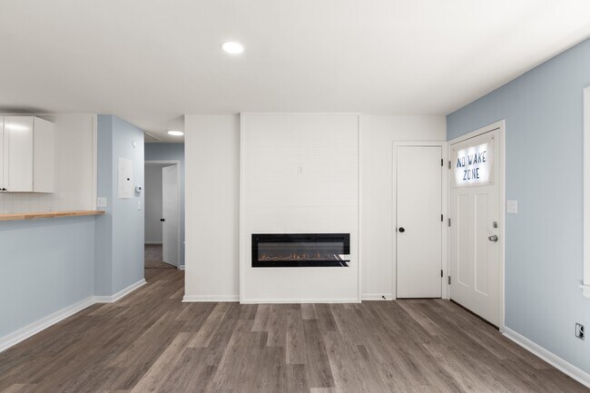 Building Photo - 4211 Peachtree Ave