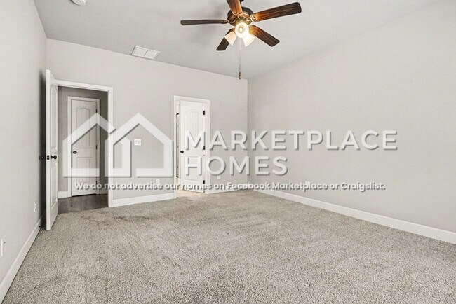 Building Photo - 110 Hawthorn Ln