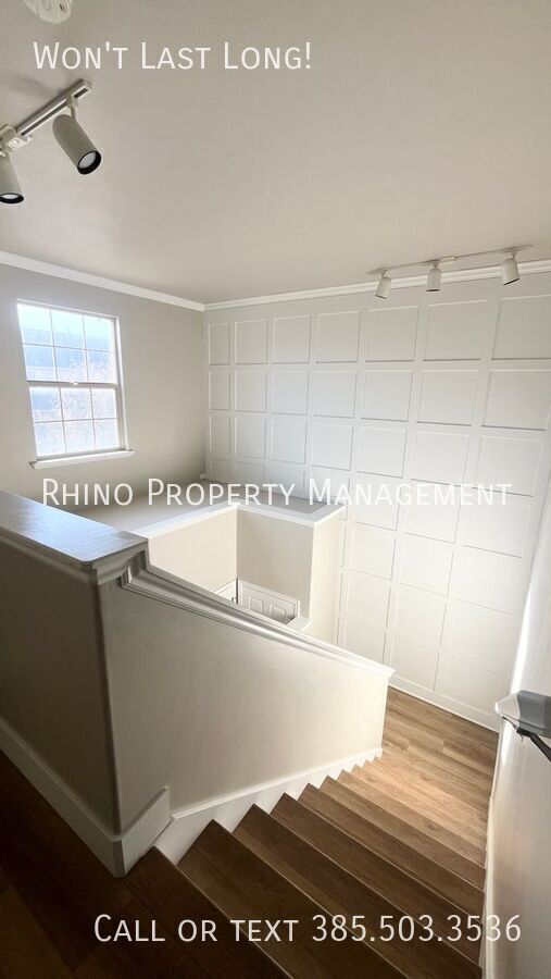 Building Photo - 2343 Adelaide Dr