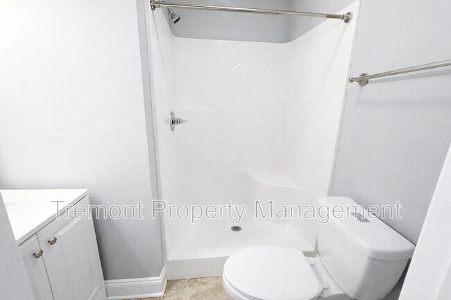 Building Photo - 1903 E 13th St