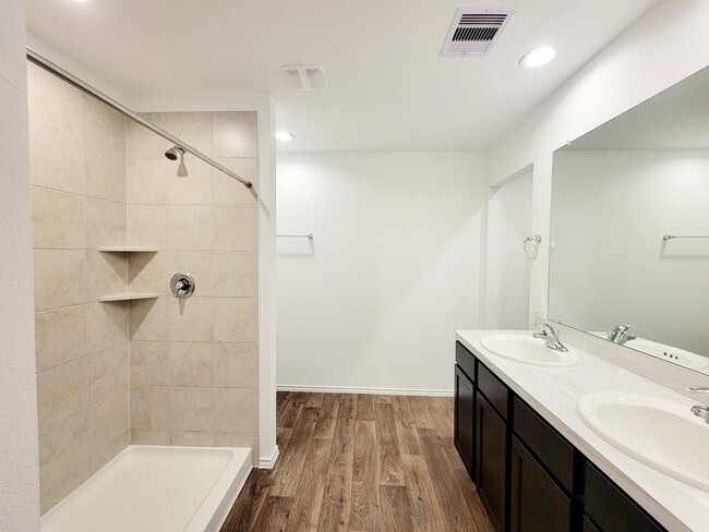 Building Photo - 21522 Violet Rdg Rd