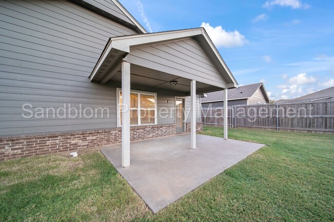 Building Photo - FOR LEASE | Jenks Home | 4 Bed, 2.5 Bath $...