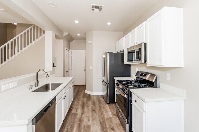 Building Photo - 5053 SAgelyn St