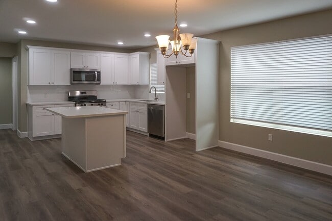 Building Photo - 3703 Market St