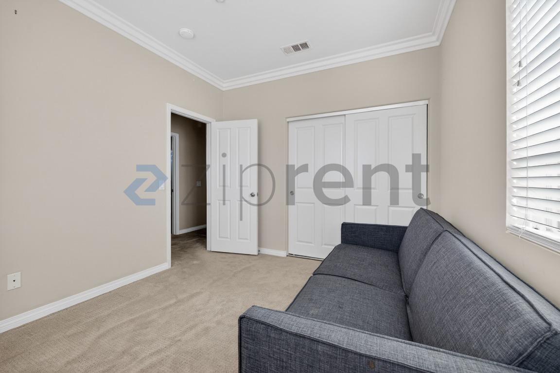 Building Photo - 5775 Cam Del Cielo