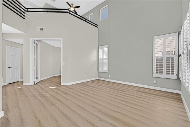 Building Photo - Summerlin House close to Red Rock Casino.