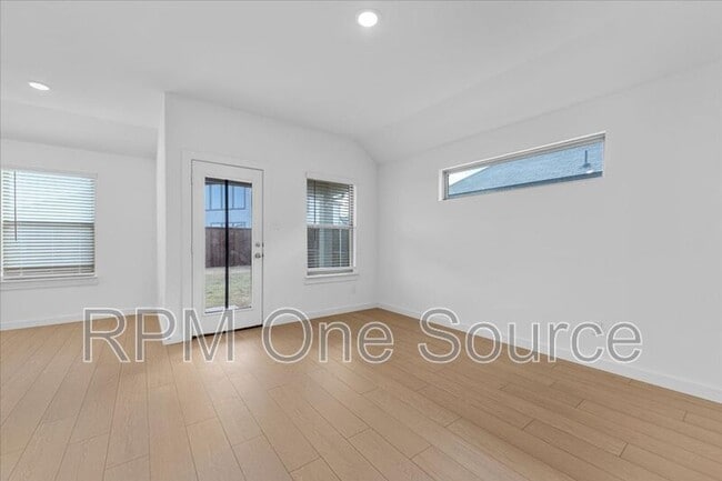 Building Photo - 3709 Palo Pinto Dr