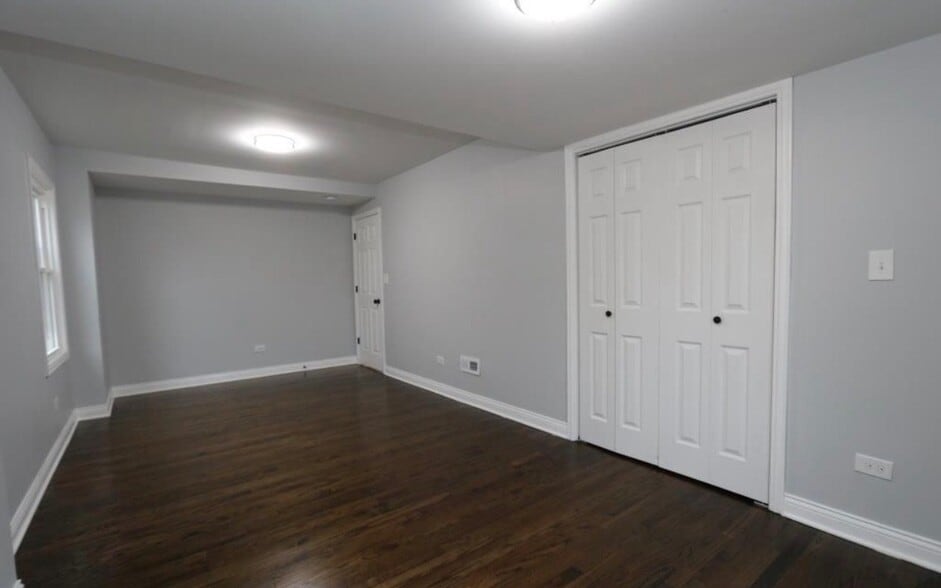 Building Photo - 3728 W 86th St
