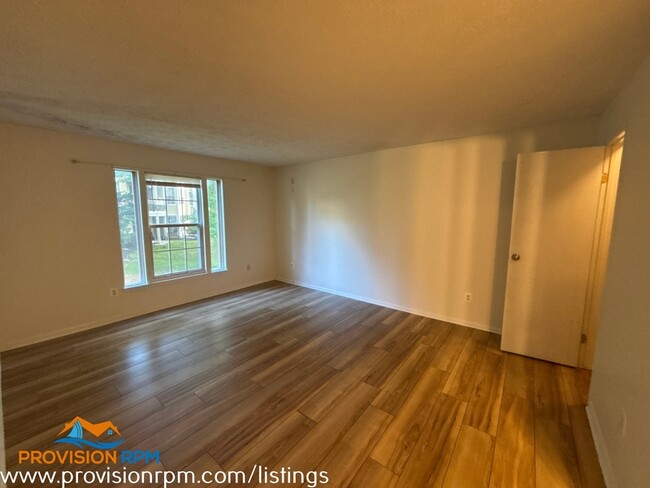 Building Photo - 776 Southern Hills Dr