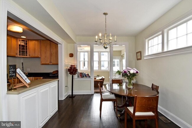 Building Photo - 2426 Observatory Pl NW