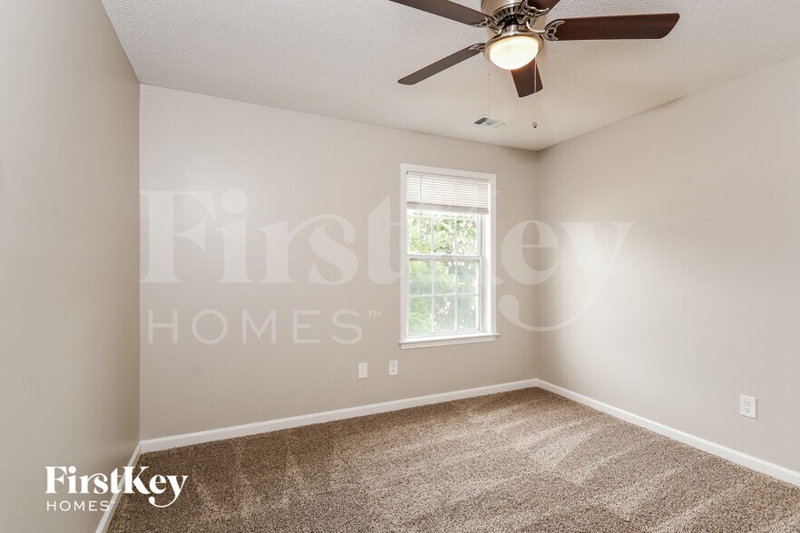 Building Photo - 1743 Taynton Cir