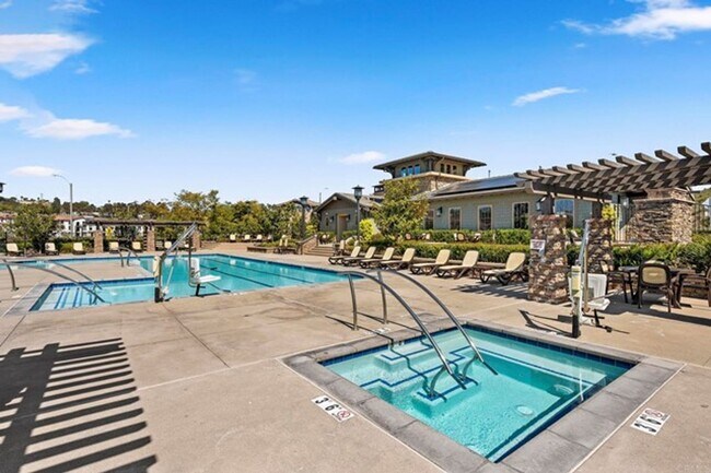 Building Photo - GORGEOUS 3 Bed Townhouse w/ EV & Solar