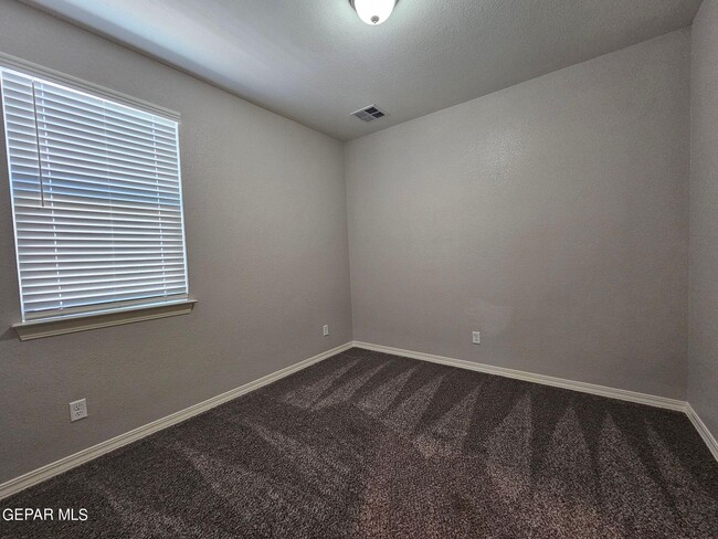 Building Photo - 3980 Desert Nomad Dr