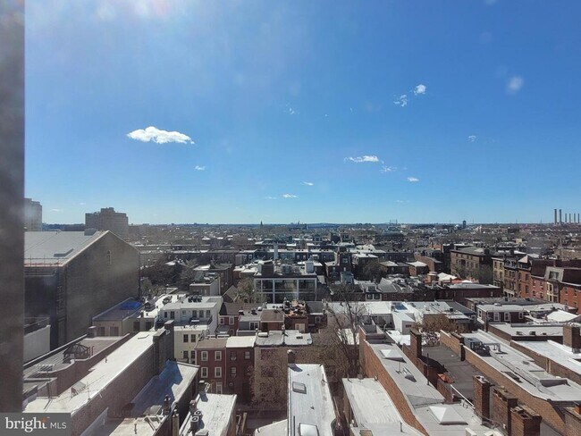 Building Photo - 2031 Locust St