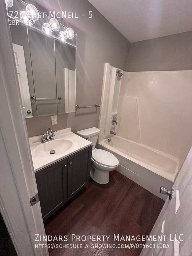 Building Photo - 725 East McNeil-5