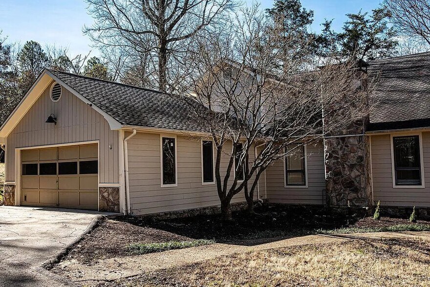 Building Photo - 517 Augusta National Way