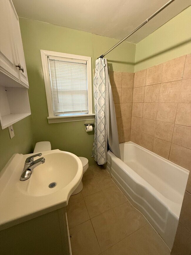 Building Photo - 2 bed/1 bath home in South Oklahoma City