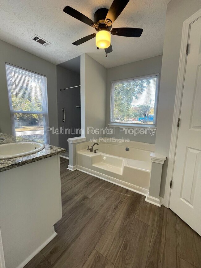 Building Photo - 1630 Creek Crossing SE