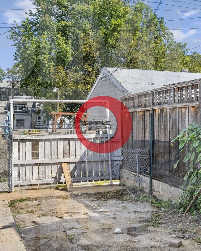 Building Photo - Cozy 3 bedroom house