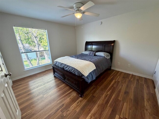 Building Photo - 3300 Pebblebrook Dr