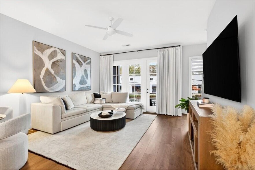 Building Photo - 2641 Mackintosh Ct