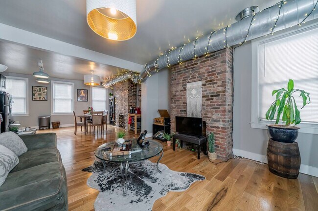 Building Photo - 1418 High St