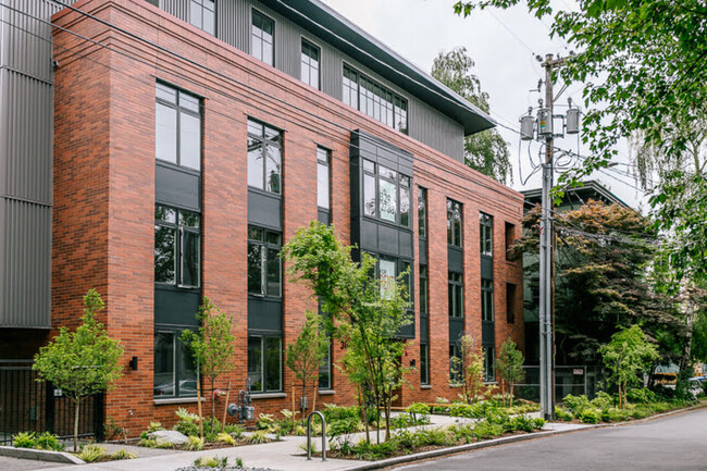 Building Photo - The Harrison South Apartments