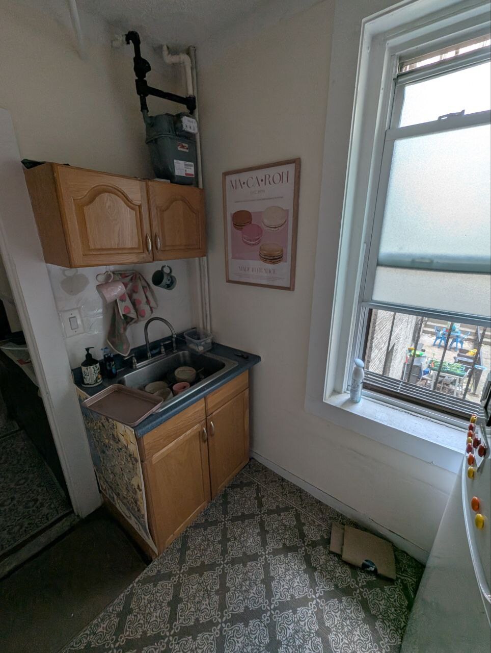 Building Photo - 382 Riverway St