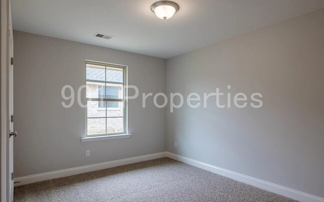 Building Photo - 5961 Uselton Dr