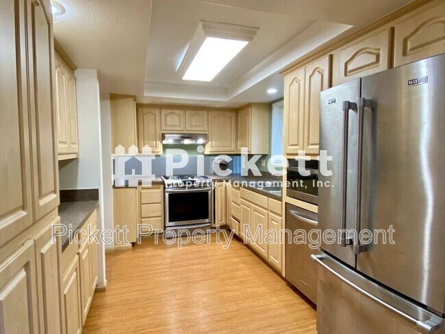 Building Photo - 7293 Pheasant Cir NE